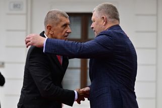Česko v úterý navštíví Fico, s Babišem odhalí sochu | ČeskéNoviny.cz