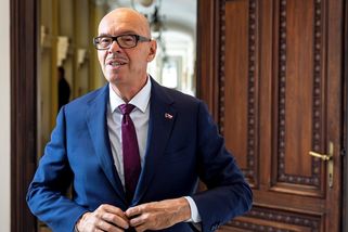 Oldův tarif. Lidé přispívají na oslavy 17. listopadu částkou, jakou dostával Klempíř za pomoc StB - Novinky