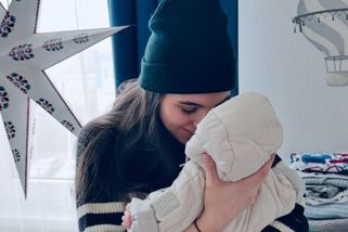 Intimní chvíle mateřství. Sára Donutilová se podělila o krásnou momentku