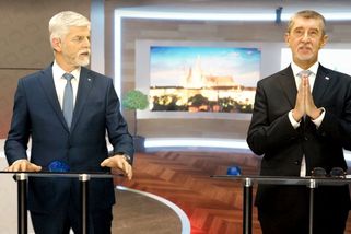 Flašinet, kolovrátek. Kandidáti se v duelu dohadovali nad kampaní a bezpečností Česka - Novinky