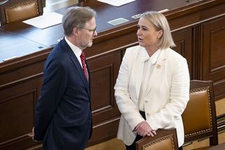 Vláda navrhla recept, jak lidi lépe připravit na válku a krize - Novinky