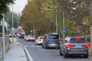 sinmed.cz/aktuality/tuchomerice-paralyzuji-kolony-mistni-si-stezuji-a-nataceji-dopravni-peklo-1339.html?utm_source=www.seznam.cz&utm_medium=seznam_distribuce&utm_campaign=lide