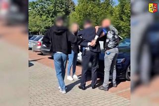 Studoval, u toho školil podvodníky. Policie ho zadržela v den státnic
