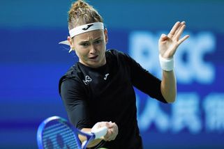 TENIS ONLINE: Siniaková v boji o finále drtí soupeřku! V akci i Bouzková - Sport.cz