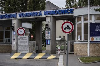 Na sálech vojenské nemocnice vypadl proud. Operace se musely zastavit - Seznam Zprávy