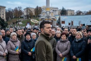 Doma mu vyčítají chyby. Trumpův tlak ale Ukrajince semkl za Zelenským