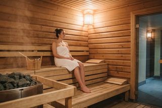 Saunování začíná. Proč nesnáším ceremoniály, workoholické manažery a sedávám v rohu u dveří - Médium.cz