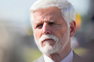 Špatný signál voličům, neúcta. Ukázal, kde má priority, kritizují prezidenta politici - Novinky