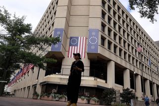 Hackeři ukradli FBI i výsledky krevních testů agentů - Novinky