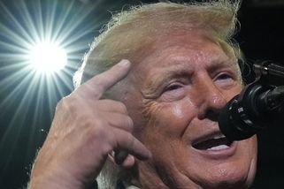Možná jsme to s těmi vůdci přehnali. Trump naznačil, že útočit na íránské vedení byla chyba - Novinky