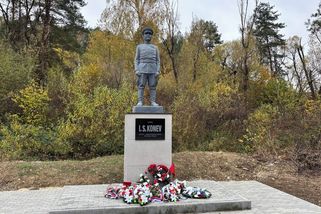 Vandalové na Slovensku poškodili památník maršála Koněva, uvedl autor díla - Seznam Zprávy