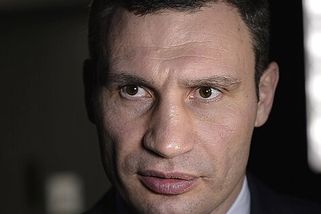 Starosta Kličko čelil nepříjemné otázce. Proč jeho synové nejsou na frontě