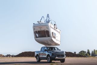 Toyota shodila na nový Hilux karavan, připomněla tak legendární test Top Gearu - Novinky