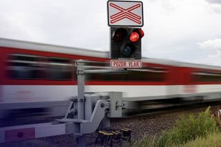 Muž v Piešťanech vylezl na vagon. Zásah proudem nepřežil - Novinky
