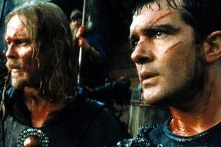 Jak se točil film Vikingové: Banderas zachránil kolegu, česká stopa, obří ztráta a jiný konec - Médium.cz