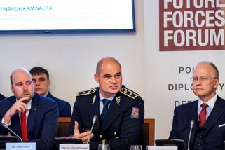 Nový nástroj hybridní války: Rusové v Česku skupují byty - Novinky