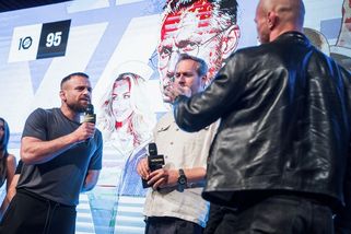 Bouře v Oktagonu. Bývalý šampion zuří, soupeře potrestal - Sport.cz