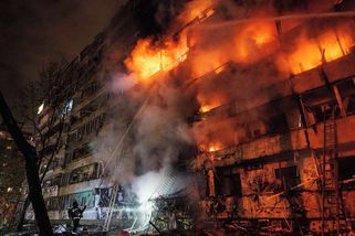 Hlasité exploze v Kyjevě, Rusové zasáhli sanitku jedoucí k případu - Novinky