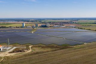 Česko má nový velký solární park. Pokryl by spotřebu všech domácností v Příbrami
