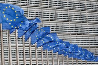 Politico: EU chce půjčku pro Ukrajinu ve výši 45 miliard eur, bez ČR a Slovenska - Novinky