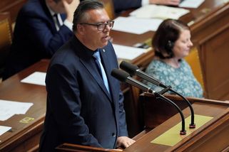 Jste zbabělci, pustil se Hřib do Bartáka kvůli vyvedení lidí ze Sněmovny - Novinky