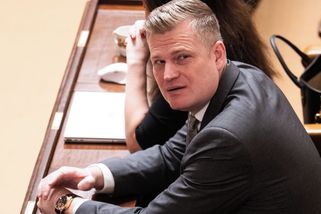 Turek před dětmi ve Sněmovně zlehčoval hajlování - Seznam Zprávy