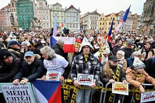 ONLINE: Demonstrace Milionu chvilek na Staroměstském náměstí proti Babišově vládě - Seznam Zprávy