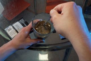 Kratom nejprve Alešovi pomáhal podat lepší výkon. Pak bez něj nemohl fungovat - Novinky