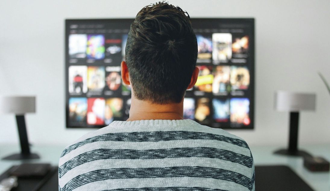 Poplatek za pravdu, nebo daň z komína? Spor o Českou televizi rozhodl jediný hlas