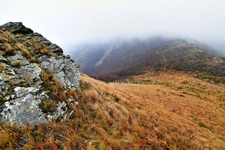Děti nechtěly šlapat na vrchol, tak je matka nechala v mlze a šla sama - Novinky