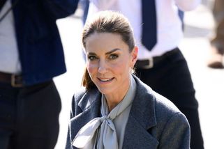 Princezna Kate udává trendy na novém portrétu! Její podzimní outfit je lekcí nadčasového stylu