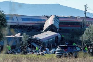 Nehodu vlaků ve Španělsku způsobilo chybné rozhodnutí dispečerů - Novinky