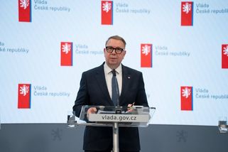 Juchelka snižuje podporu v nezaměstnanosti, strop padá z 38 537 na 28 903 korun a stát ušetří 5 miliard