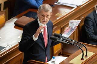 Důchodci podle Babiše neplatí daně. Na DPH, daň z nemovitosti i zdaněné úspory premiér zřejmě zapomněl