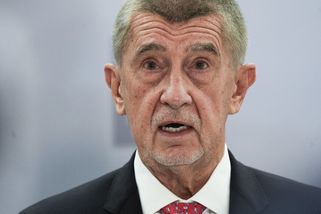 Kydá špínu na všechny kolem. Babiš to ostře schyta...