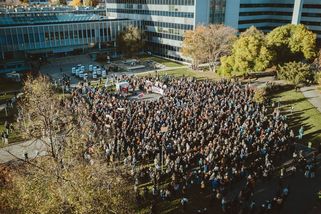 Studenti napříč Českem protestují proti změnám ve...