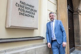 Babiš ztratil ve Sněmovně 1 hlas. Následuje malá "palácová revoluce" v ANO v Semilech
