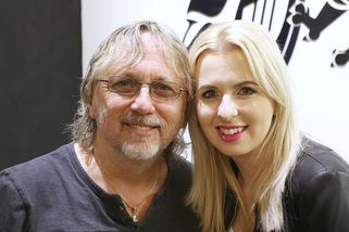 Celý svůj důchod odvedu zpátky státu, říká zpěvák Dalibor Janda. Dnešních seniorů je mu líto