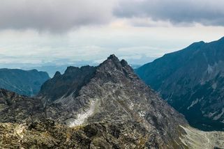 Maskovaní turisté porušují pravidla v Tatrách. Chlubí se tím na internetu