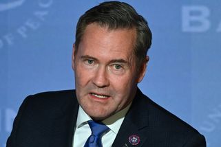 Ukrajina musí přestat s kritikou USA a schválit naše práva na vzácné nerosty, uvedl Trumpův poradce - Novinky