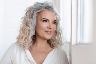 Ivana po nejmodernějším faceliftu: „Jako bych se celá rozzářila!“ Nechala si omladit obličej i krk - Proženy.cz