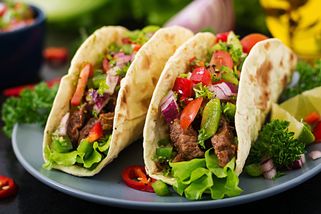 Když se zakousla do tacos, čekalo ji nechutné přek...