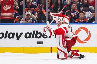 Neskutečné, žasnou v NHL. Český úkaz zvládl i brutální test, klub překopává plány