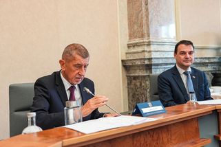 Babiš vyzývá ke klidu. Ať nedopadneme jako v Paříži. Mlčet jako za komunismu snad už nebudeme - Médium.cz