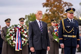 FOTO: Pavel, Babiš i Okamura. Oslavy založení státu na Vítkově - Novinky