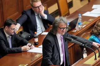 Ševčíkovu „menopauzu“ bude řešit mandátový a imunitní výbor Sněmovny - Novinky