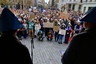 Studenti vyhlásili stávku ve školách po celé republice. Vadí jim změna financování ČT a ČRo