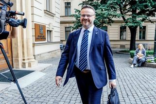 Babiš vybral hodného a zlého ředitele. Diskuse o poplatcích začíná nesmyslem - Seznam Zprávy